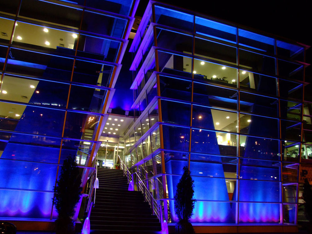 Hotel Metropolitan By Belgrade Arena Exteriör bild